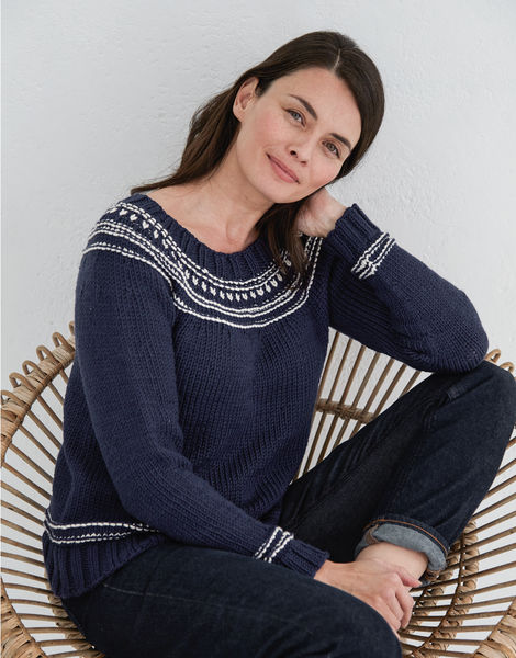 Sirdar 10013 Woman's Sweater in Sirdar No. 1 Chunky (#5 weight)